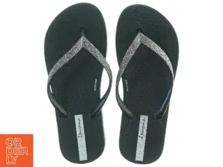 Sorte flip-flops med glitter fra Ipanema (str. 31)