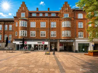Stor lejerabat de første 6 måneder! Veldisponerede kontorlokaler udlejes i Fredericiagaarden