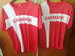 2 STK. DANMARK TSHIRT, STR. L OG XL, I FLOT STAND