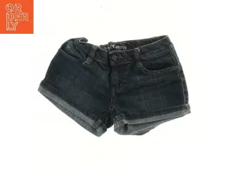 Denim Shorts (str. 152)