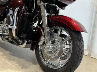 Harley-Davidson FLTRUSE Road Glide Ultra CVO 110"