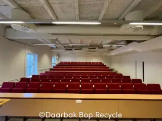 Auditorium stole og borde, sæt à 120 pladser, sælges samlet