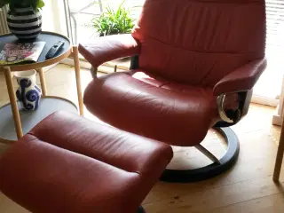 stressless wiev med skammel i henna farve