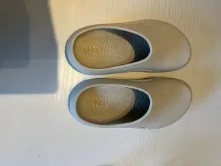 Crocs str. 39
