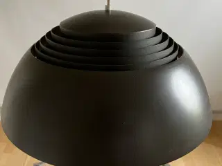 Arne Jacobsen, AJ Royal, pendel
