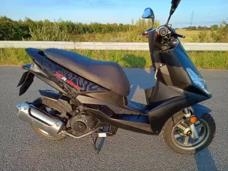 MC Scooter 125 ccm.