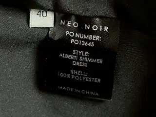 Neo Noir kjole