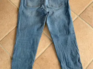 B.Young jeans str. 30