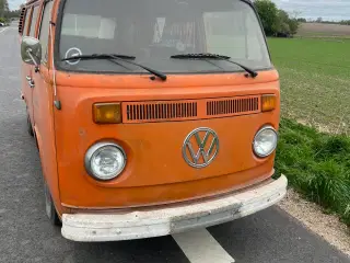 VW T2 Camper Bus. Luftkølet