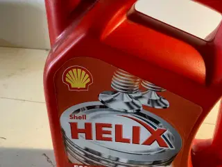 Shell Helix 15W-40. 5 liter motorolie -ny & uåbnet