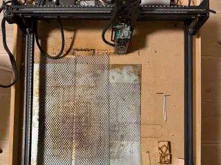 Laserskærer til krydsfiner