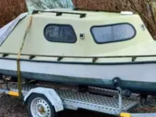Jagtbåd barracuda 21 fod 15 hk , trailer 