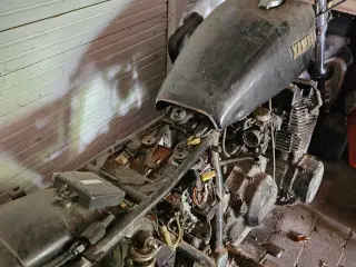 Yamaha xs1100sport bortgives