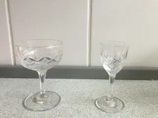 Antik glas snaps og likør