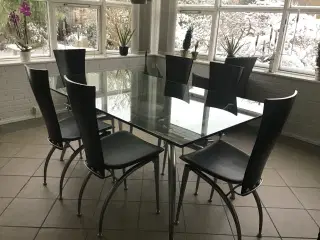 Glas spisebord m 6 stole og hyggebord