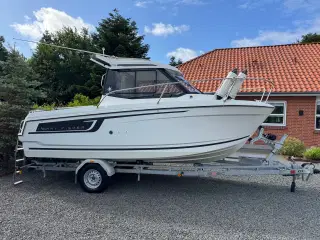 Merry Fisher 605