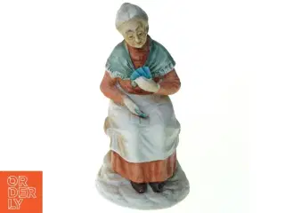 Kortspillende Ældre Dame Keramikfigur, "Bedstemor med Slaw i" (str. 16 x 8 cm)