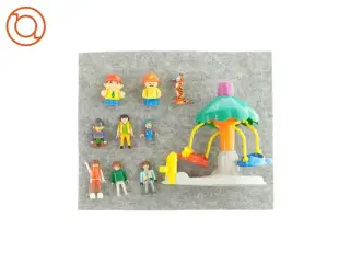 Gyngestativ og blandede figurer (str. LBH: 21x15x22 cm )