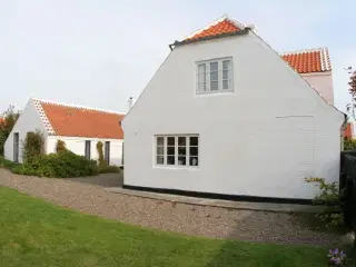 Unikt Gl. Skagens hus, n�r hav, hede, havn i by til 6 personer, p� 150 m2