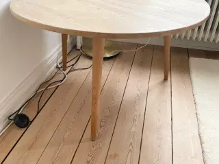 Sofabord i lyst egetræ