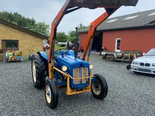 Ford Dexta starter og kører perfekt 