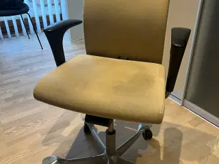 Super pris HÅG H04 kvalitets kontorstol med armlæn