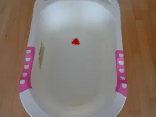 Baby badekar gives væk