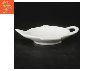 Hvid porcelænsfad i tekandeform (str. 12 x 9 cm)