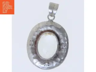 Sølvsmykke med krystaller (str. 4 cm)