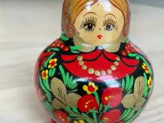 Babuska med 8 dukker