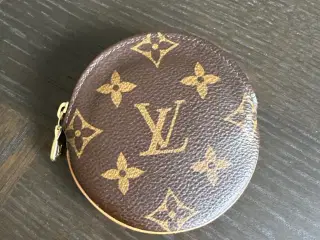 Louis Vuitton round coin purse 