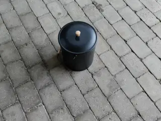 Askespand sælges