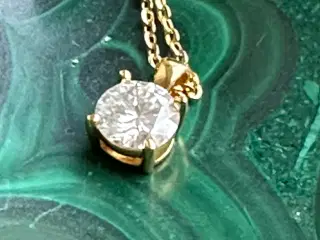 Nyt sølvvedhæng med 1 karat moissanite
