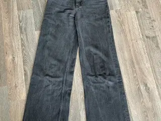 Monki jeans str 27 sorte