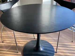 Rungsted spisebord fra JYSK