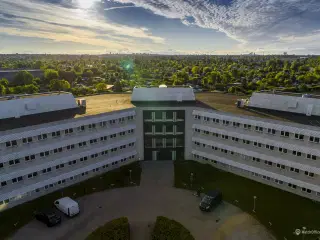 Fleksible og lyse kontorer i velbeliggende kontorejendom på grænsen mellem Herlev/Rødovre/Ballerup og med kort afstand til den kommende letbane Rødovre Nord station.