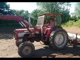 Traktor købes med frontlæsser Fyn 
