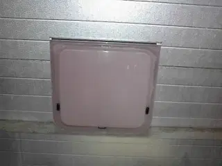   Rude Opluklig Toilet.