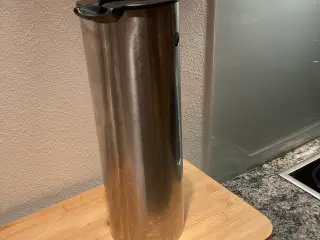 Den ikoniske Stelton termokande EM 77 i rustfrit s