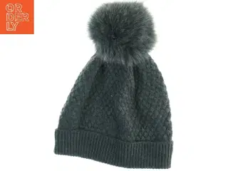 Strikhue med pelskvast fra mp Denmark (str. 51-53)