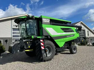 Deutz-Fahr C7206 With 24feed - 7.2m header. New and unused Combine together with 7.2m header