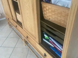 Flot skænk i egetræ