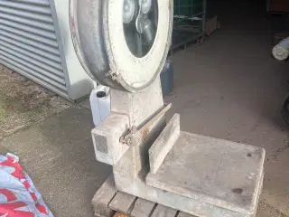 40 Kg gulvvægt. Fabr. Berkeley.