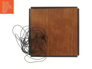 Svævende sidebord (str. 38x38 cm)