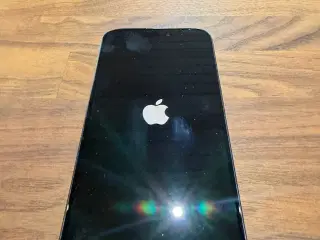 Iphone 15 PRO sælges - 2 år gammel