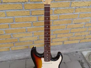 Japansk kopi af en Fender Stratocaster 