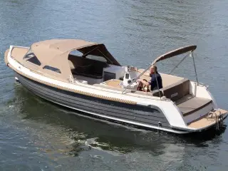 Interboat Intender 820
