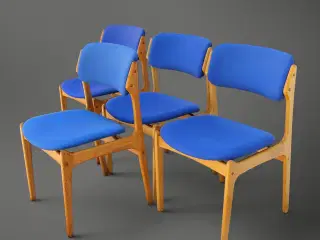 4 Erik Buch Model 49 stole i eg med blå uld