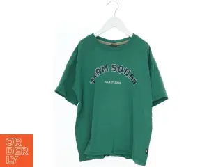 Grøn T-shirt med påskrift fra Pomp de Lux (str. 164)