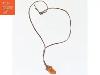 Halskæde med ravvedhæng (str. 33 cm)